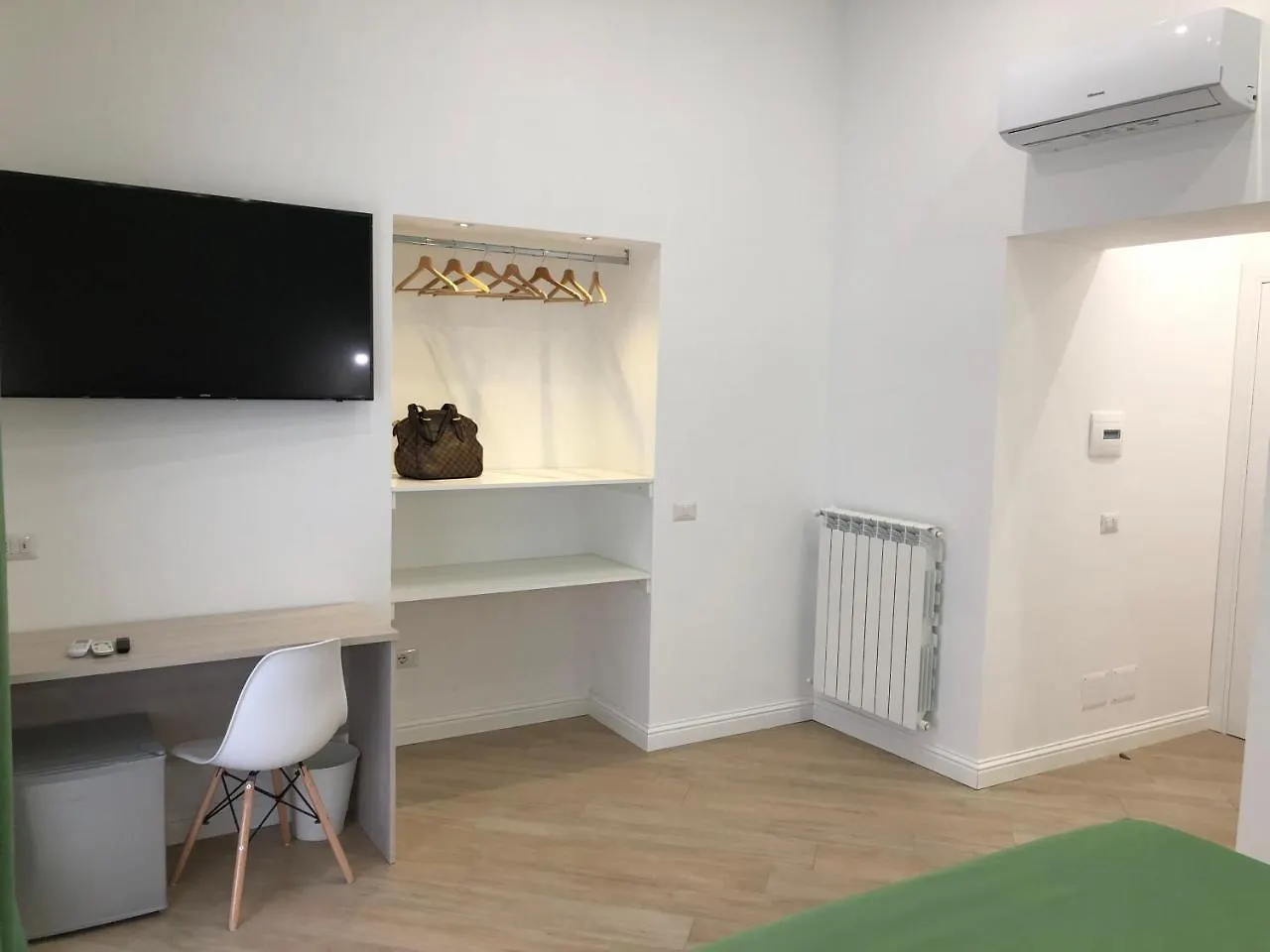 Domo B&B Naples Italy