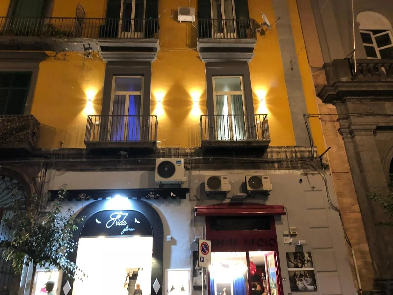 Bed & Breakfast Domo B&B Naples Italy